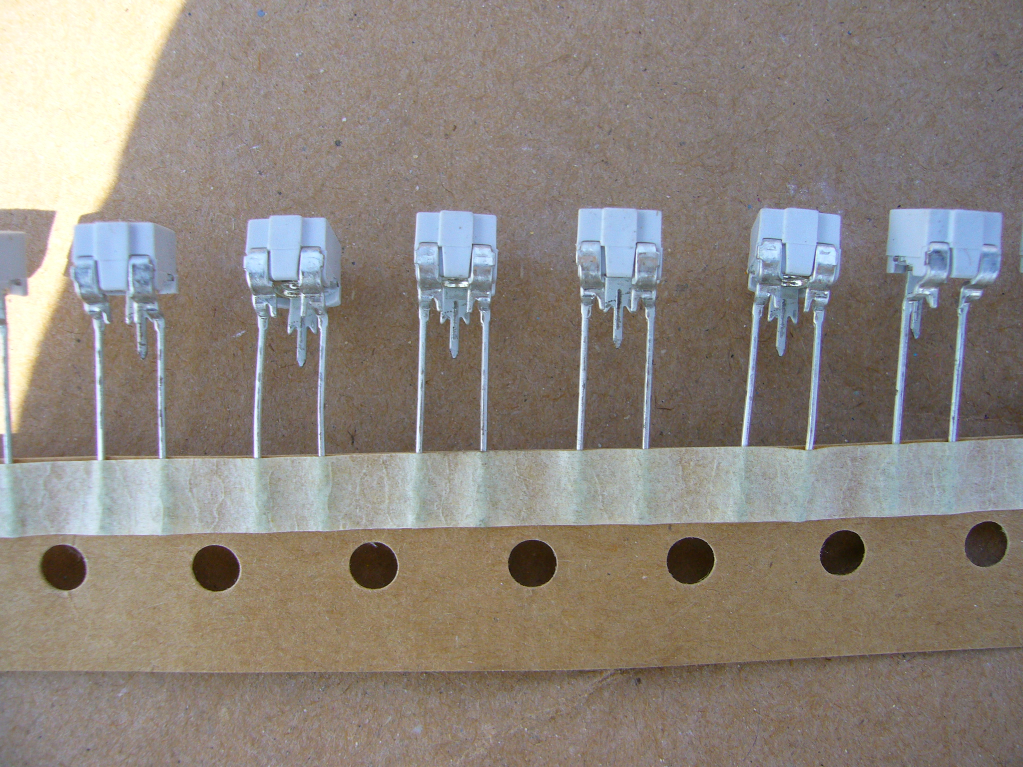 電子部品 - 取扱金属 | 貴金属スクラップ、非鉄金属スクラップの