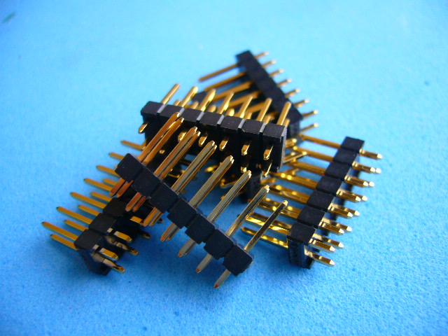 金メッキコネクタ - 取扱金属 | 貴金属スクラップ、非鉄金属スクラップ